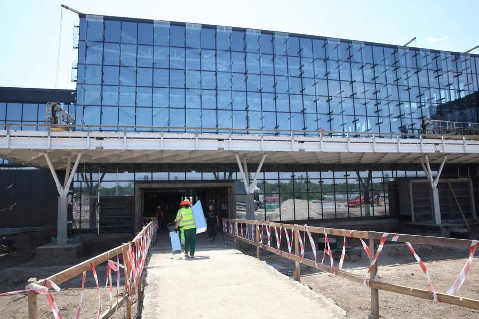 Як проходе будівництво нового пасажирського терміналу запорізького аеропорту (Фото)