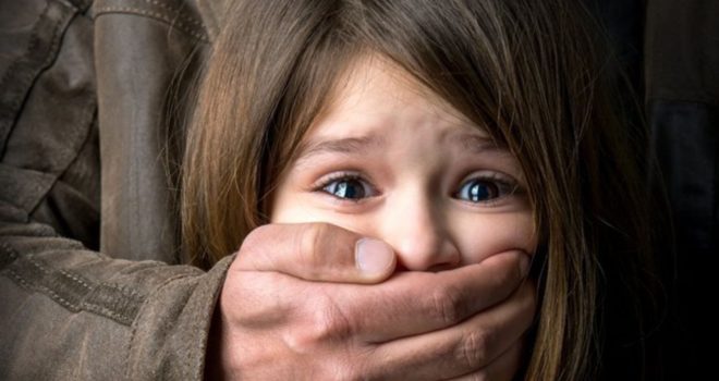 В Запорожье в подъезде изнасиловали 12-летнюю девочку