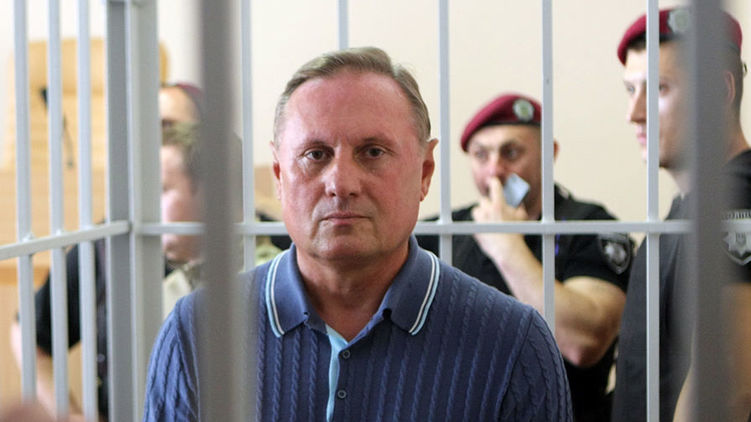 Суд после трех лет в СИЗО изменил меру пресечения Ефремову на круглосуточный домашний арест