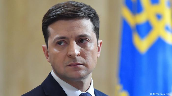 Президент призвал всех граждан вернуться в Украину в течение 3 суток, потом авиасообщение будет закрыто (ВИДЕО)