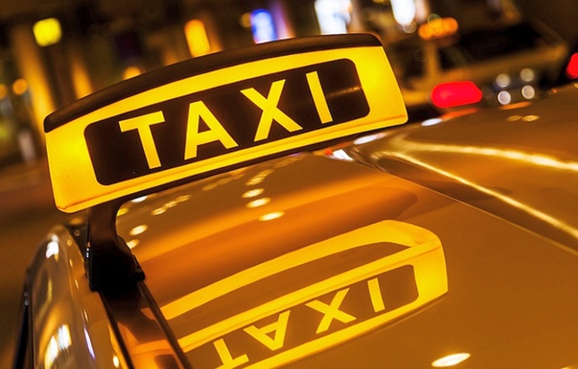 В Запорожье пьяный угнал такси с пассажиром (видео)