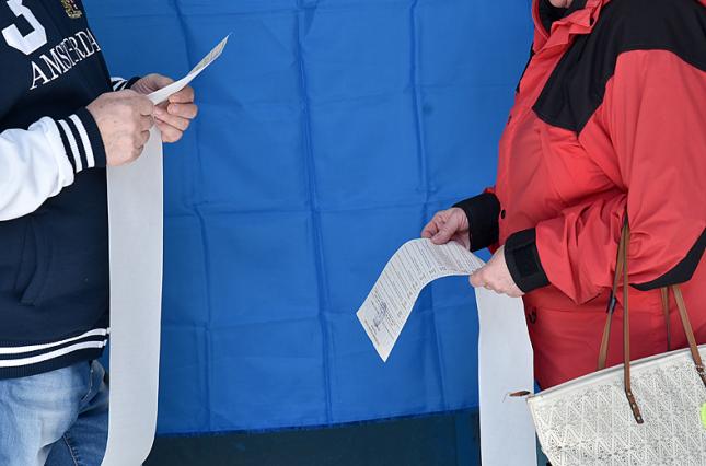 В Запорожской области наблюдатель и председатель вели свои списки проголосовавших (Фото, видео)