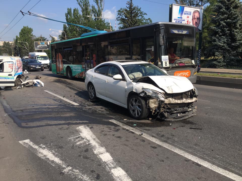 В Запорожье в районе площади Пушкина произошло ДТП (Фото)