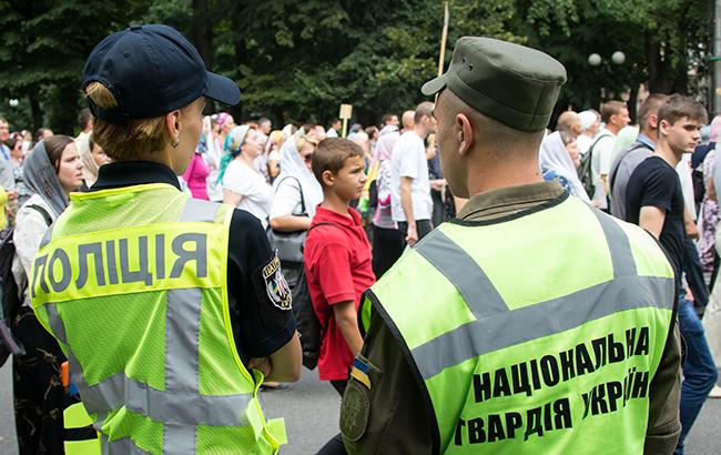 Скончался нацгвардеец-конвоир, который выстрелил себе в голову в зале суда Одессы