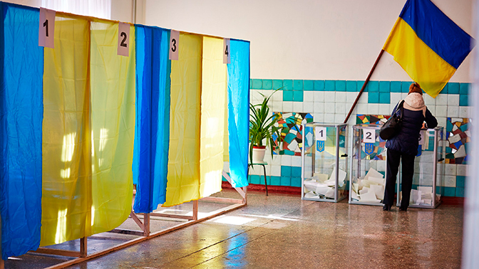 На одній з дільниць на Запоріжжі буди відсутні інформаційні плакати двох кандидатів у нардепи