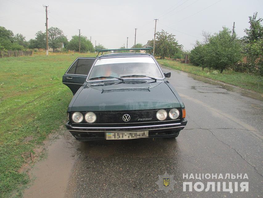 В Запорожской области авто сбило двух девочек 17 и 7 лет: полиция разыскивает свидетелей ДТП