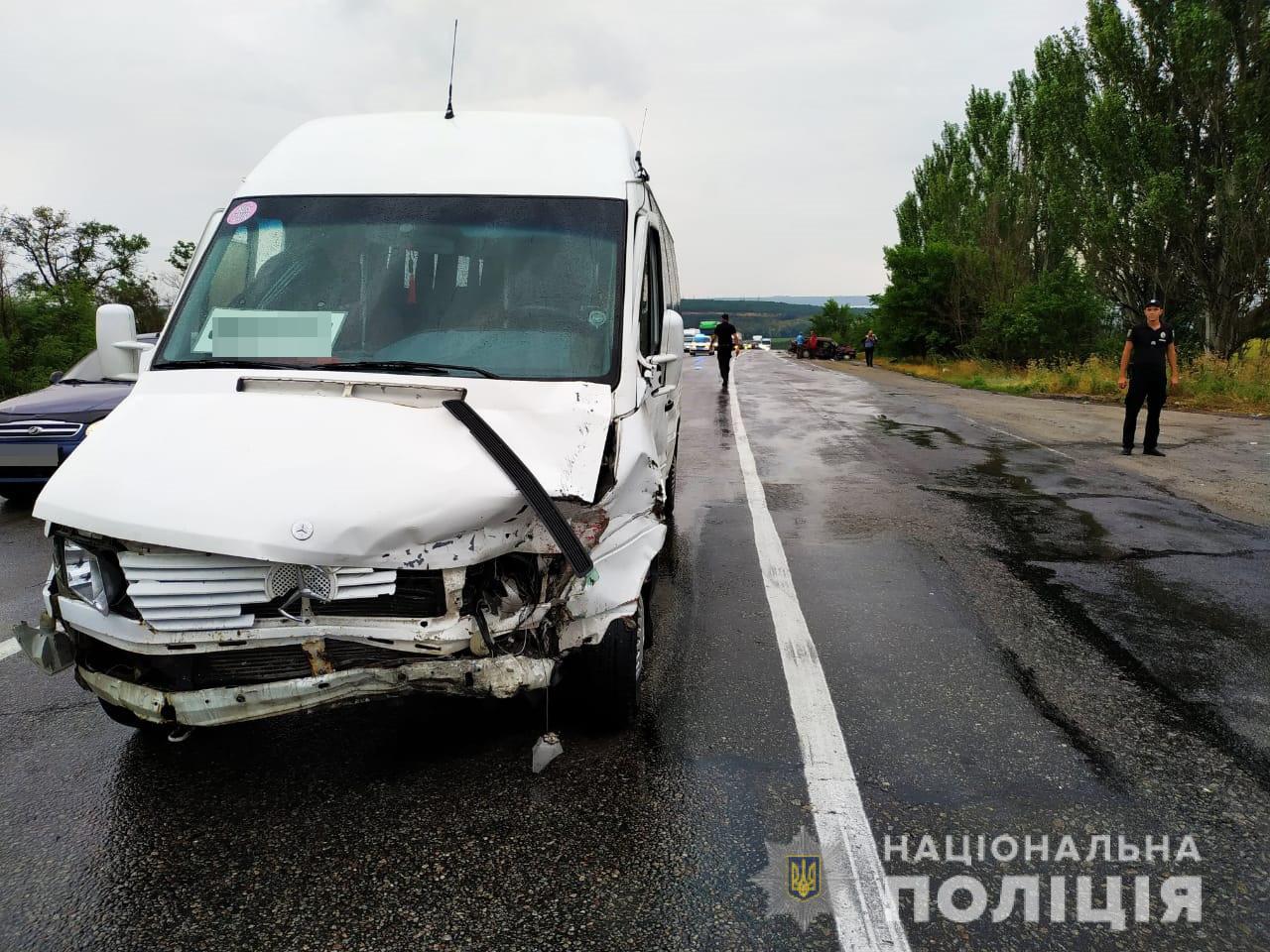 В полиции рассказали подробности ДТП возле Степногорска с маршруткой и легковым авто (Фото, видео)