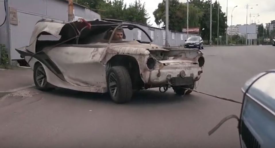 Спорткар на базе “Запорожца”: редкая находка в одном из гаражей Киева (Видео)