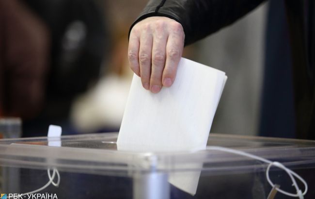 Голосование на внеочередных выборах в Раду стартовало за рубежом