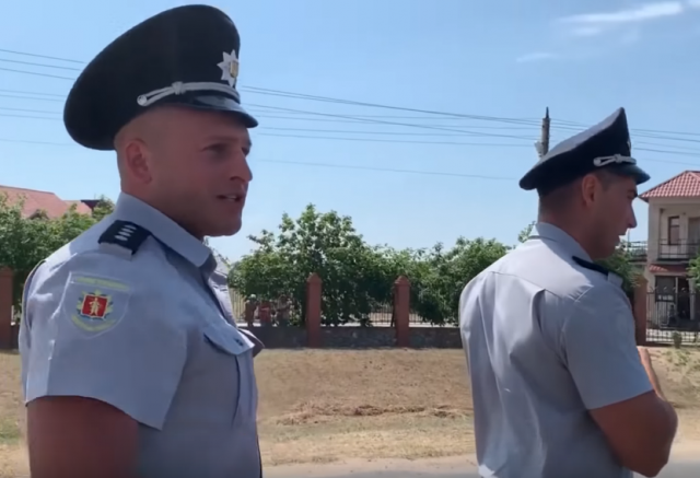 В Кирилловке уволили грубых и бестактных патрульных полицейских (Видео)
