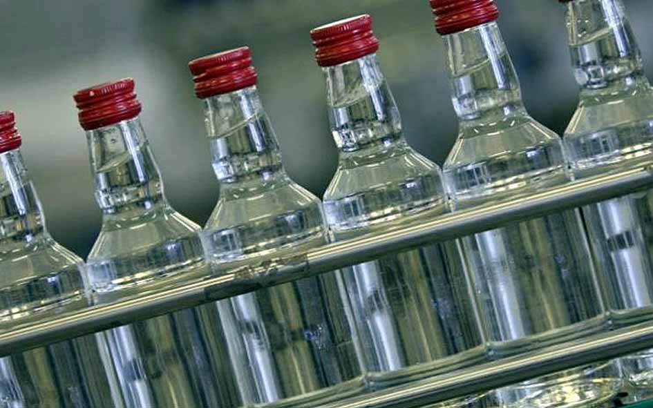 “Обжора без алкоголя”: в Запорожье в “наливайке” конфисковали контрафакт (ВИДЕО)