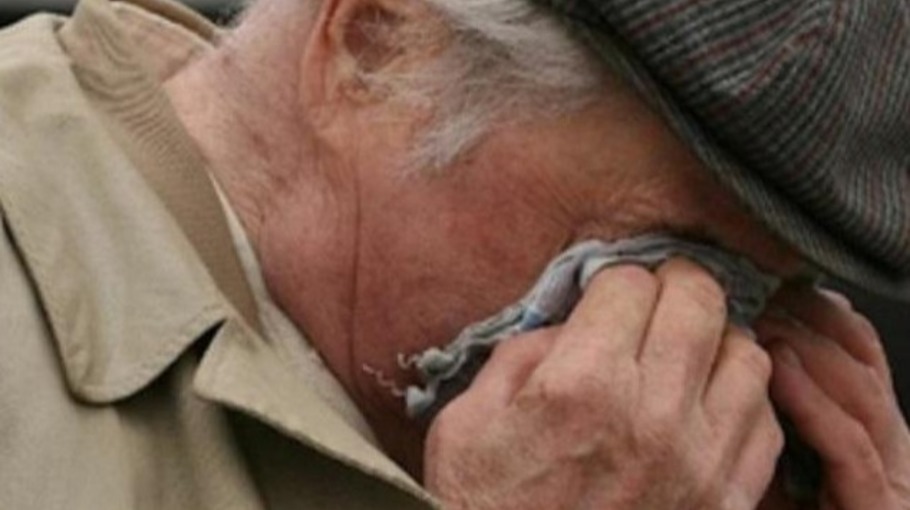 В Запорожье на Кичкасе двое пьяных парней ограбили дедушку (ФОТО)