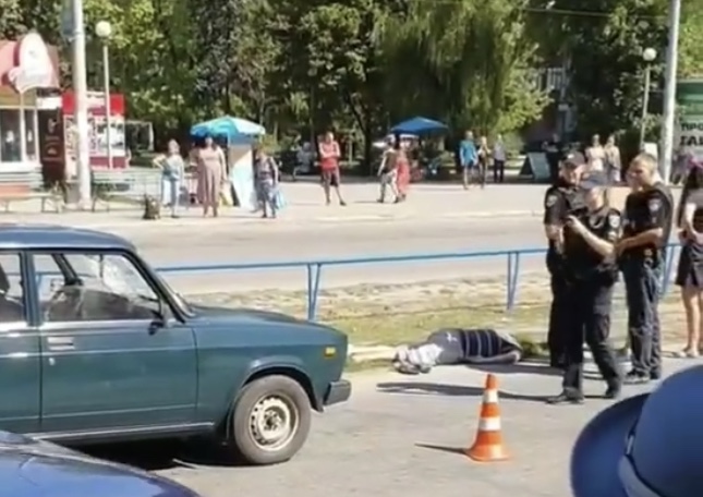 Пешеход доставлен в больницу: в полиции рассказали подробности утреннего ДТП на Кичкасе в Запорожье