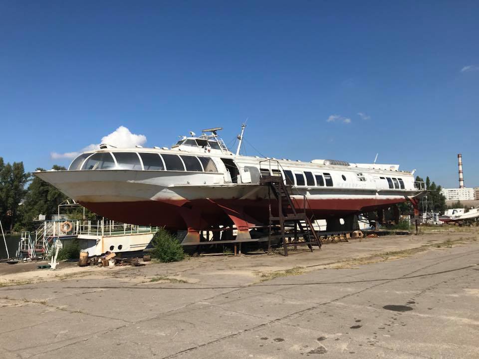 В Запорожье реконструируют легендарное судно «Метеор» (ФОТО)