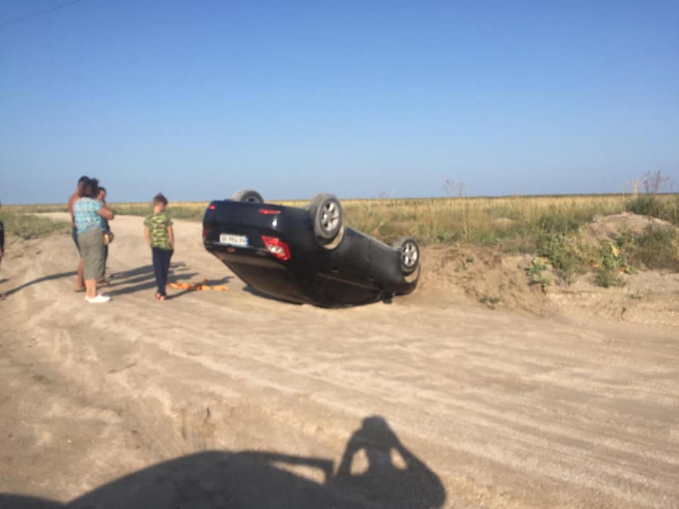 В Кирилловке перевернулся автомобиль (фото)