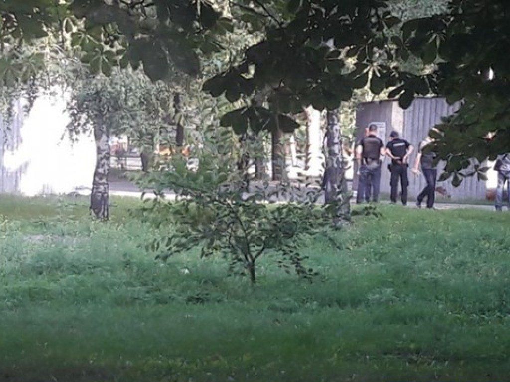Полиция установила личность мужчины, труп которого нашли сегодня в парке в Запорожье