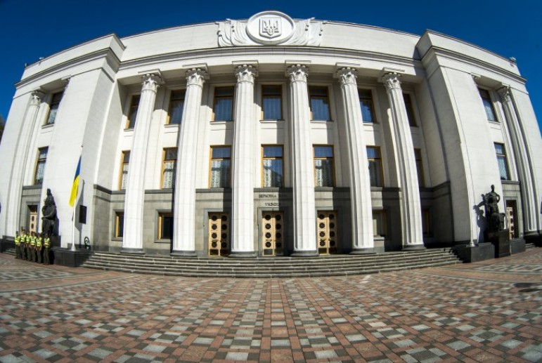 Зеленский предлагает сократить количество нардепов: сколько депутатов в других странах (ИНФОГРАФИКА)