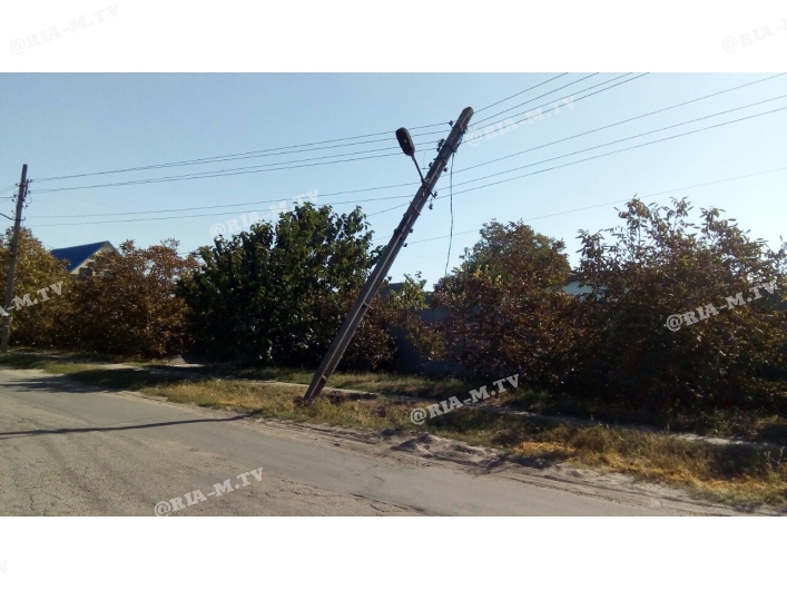 В Запорожской области бетонный столб рухнул на электропровода (ФОТО)
