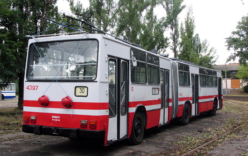 В Запорожье на Правый берег будут ездить троллейбусы-гармошки, купленные в Европе за 19 миллионов гривен