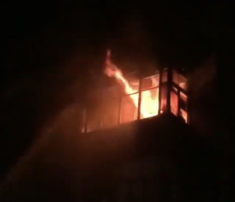 Появились подробности пожара в запорожской квартире (ФОТО, ВИДЕО)