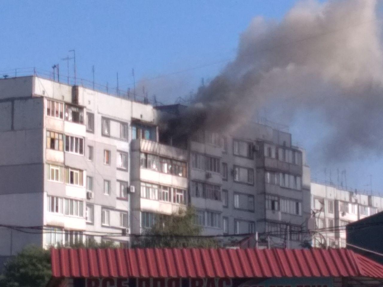 В Запорожье на Бабурке за сутки сгорели две квартиры: двух человек госпитализировали (ФОТО)