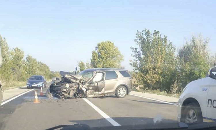 В результате аварии на трассе Запорожье-Орехов пострадала женщина-водитель: подробности (ВИДЕО)