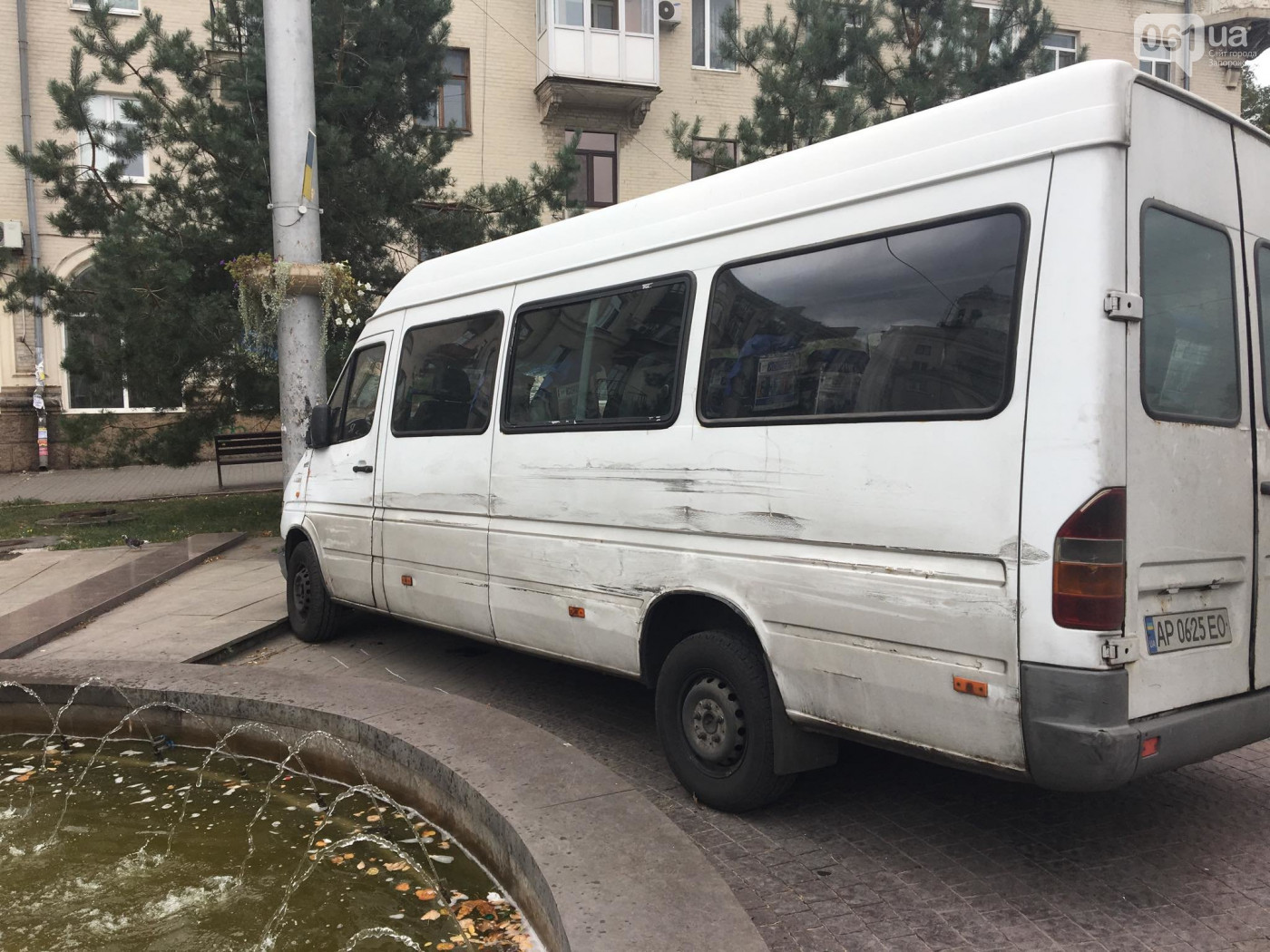 “Авария на 12 Апреля”: в сети появилось видео момента ДТП в Запорожье (ВИДЕО)