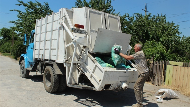 В Запорожье подешевеет вывоз мусора…на 30 копеек