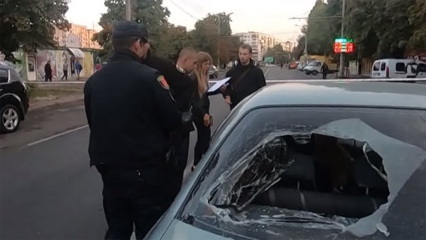 В Одессе авто въехало в протестующих (ВИДЕО)