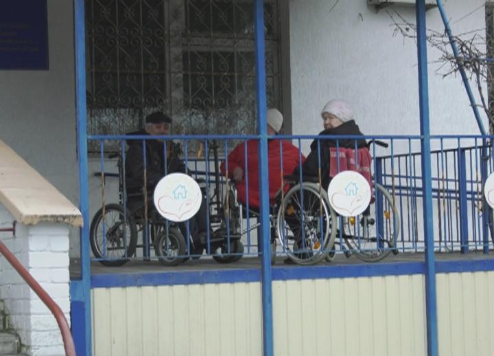В Бердянске пожилой мужчина выпал с балкона 4 этажа