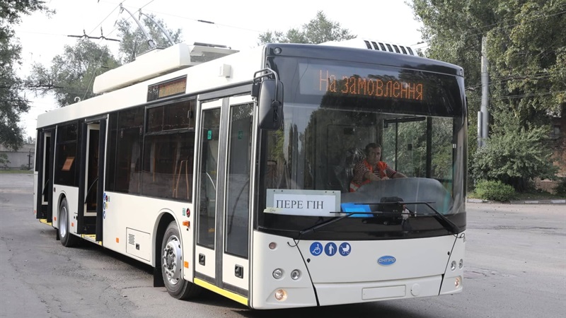 В Запорожье приехали пять новых троллейбусов с кондиционерами только в кабине водителя (ФОТО)