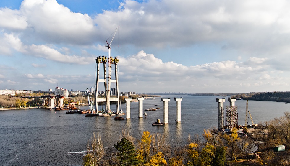 Щоб у Запоріжжі не було інфраструктурної катастрофи: питання будівництва мостів Кабмін взяв під окремий контроль
