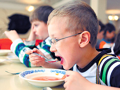В Запорожье дети из многодетных семей будут бесплатно питаться в детсадах и школах