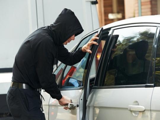 В Запорожье разыскиваются опасные преступники, причастные к ограблениям и поджогам автомобилей (ФОТО)