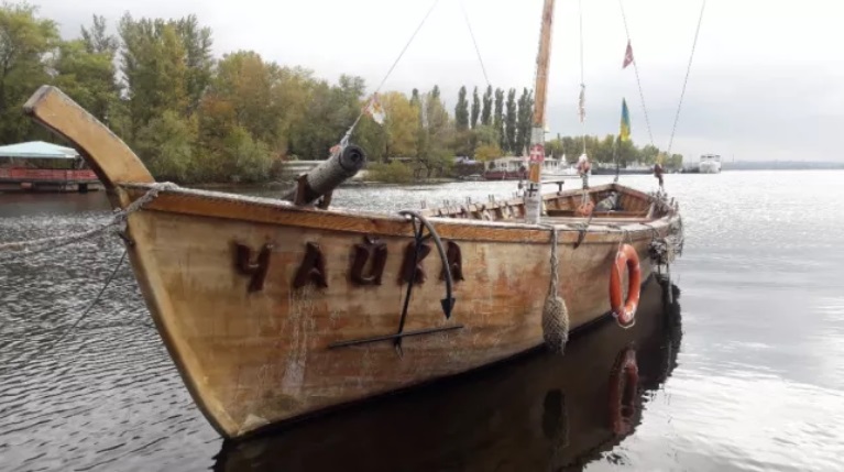 “Казацкая “Чайка”за 47000$”: капитаном уникального судна оказался титулованный спортсмен Формулы-1 (ВИДЕО)
