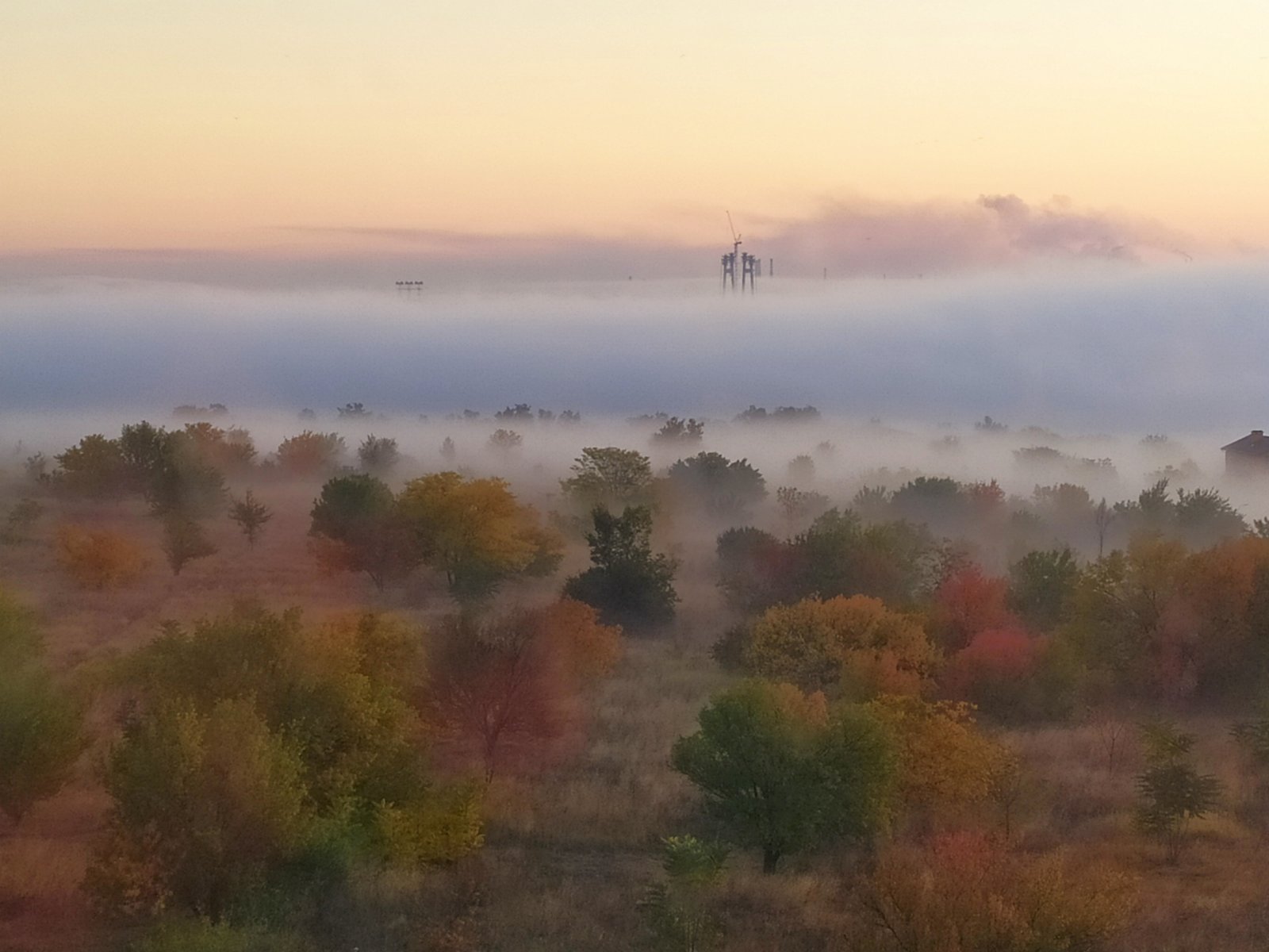 “Туманный Альбион”: запорожцы делятся в соцсети снимками красивейшего утра в городе