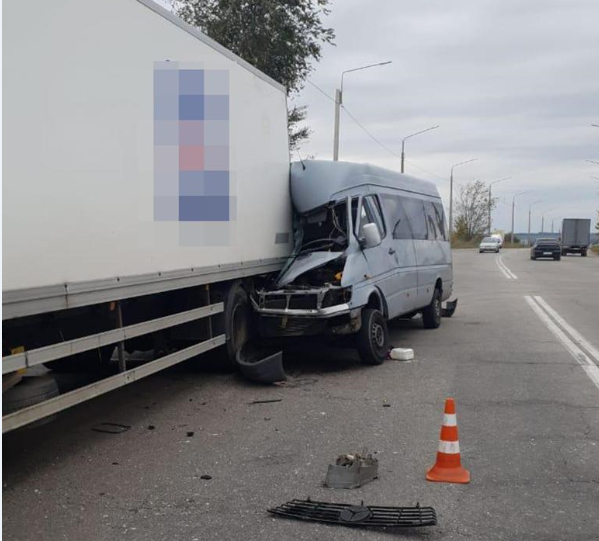 Один человек погиб, восемь пострадали: подробности аварии с маршрутным такси в Запорожье (ФОТО, ВИДЕО)