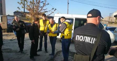 В Запорожье на рынке “Анголенко” выявляют нелегальных мигрантов (ВИДЕО)