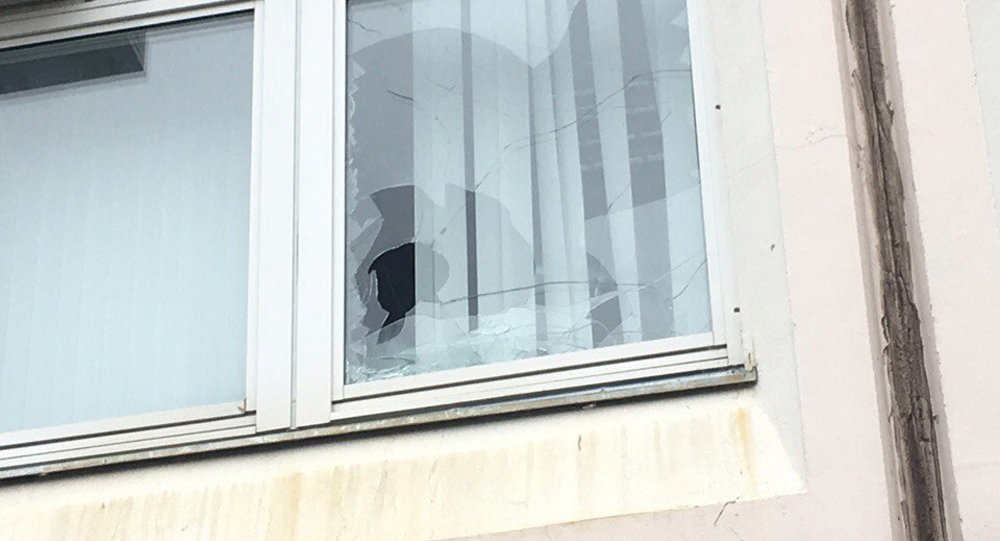 “Странное развлечение”: мелитополец среди ночи бросал камни с окна многоэтажки