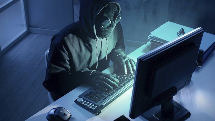 Запорожские правоохранители разоблачили киберпреступника (ФОТО)