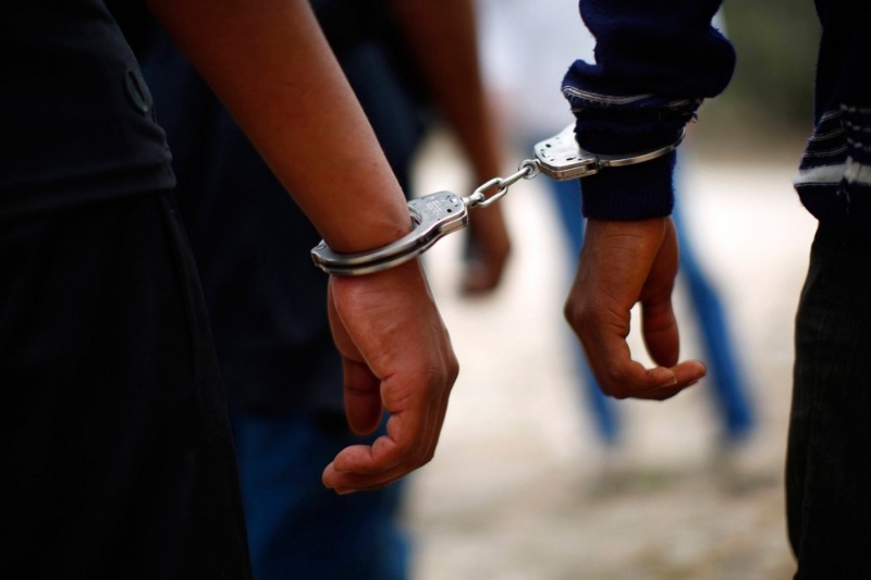 Двум 18-летним парням, совершившим разбойное нападение на Бабурке сообщено о подозрении