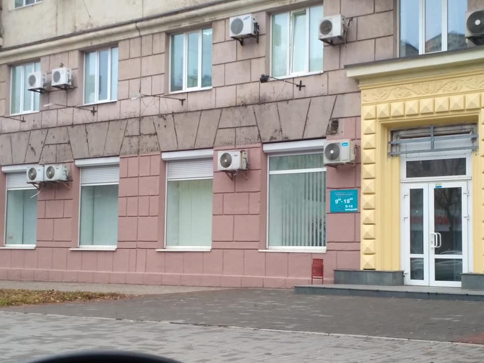 «Код города»: в Запорожье продолжают демонтировать незаконную наружную рекламу (ФОТО)