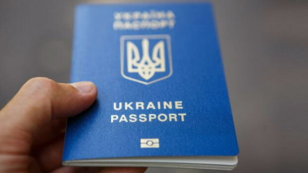Польша резко изменила правила для украинских заробитчан: «виза больше не нужна», подробности