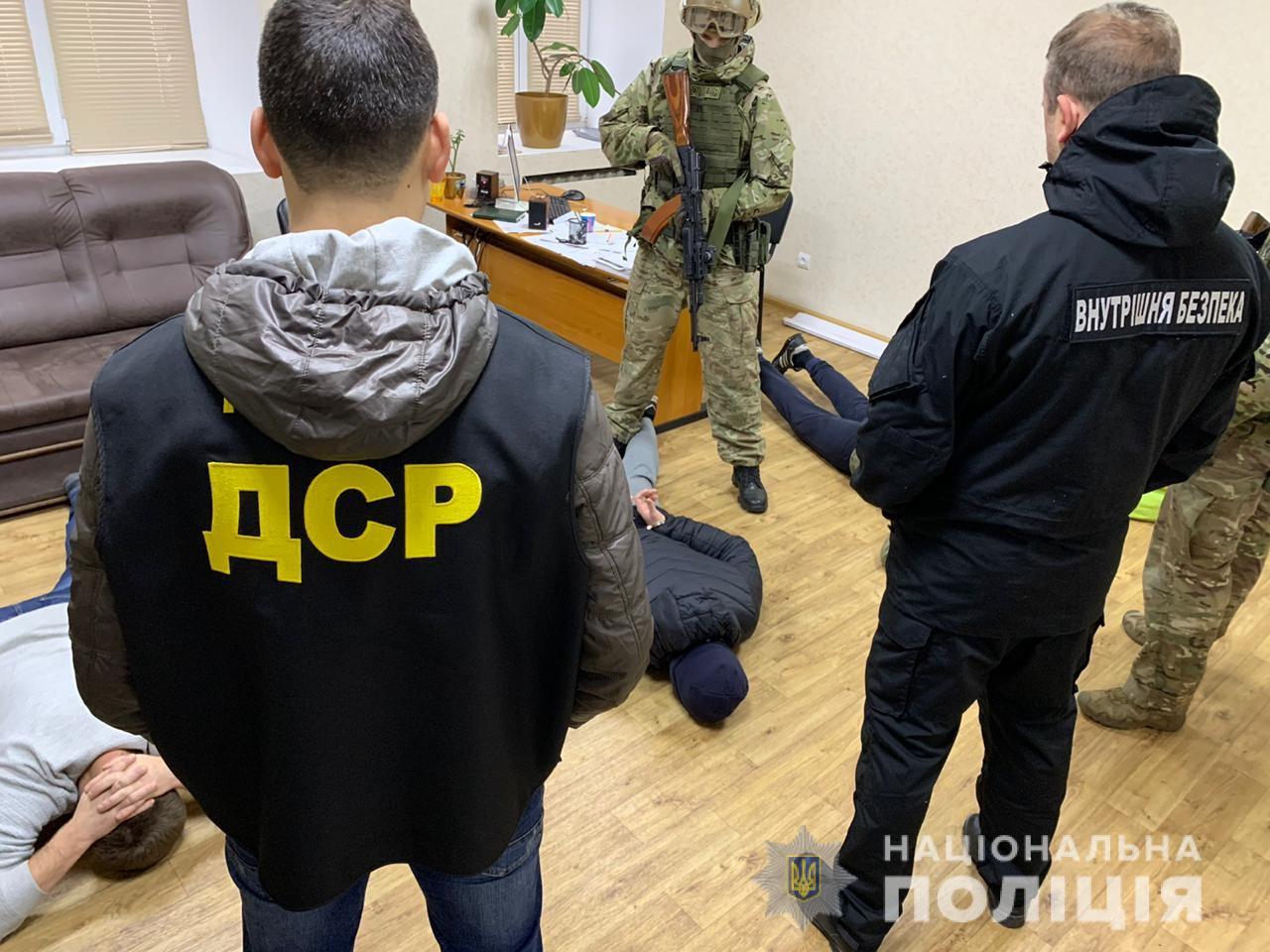 В полиции рассказали подробности ночной спецоперации в Запорожье (ФОТО, ВИДЕО)