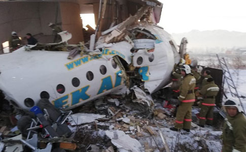 Крушение самолета в Казахстане: известно о 15 жертвах, на борту были украинцы