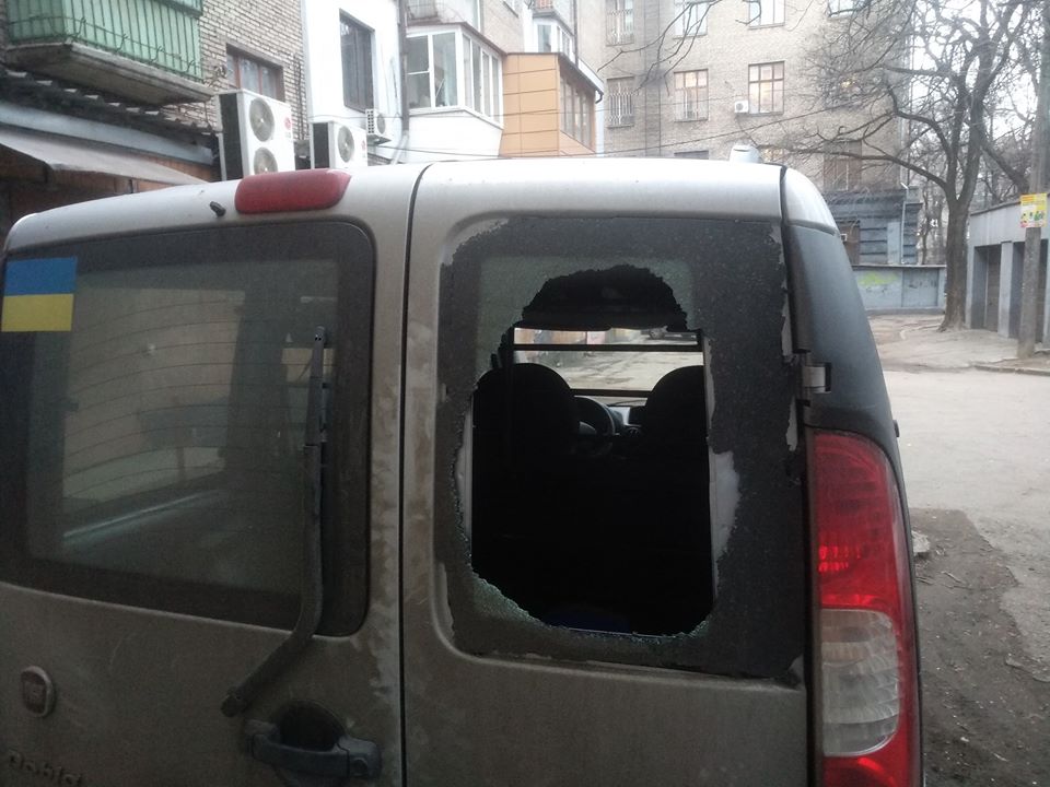 Запорожскому активисту четвертый раз за год повредили автомобиль (ФОТО)