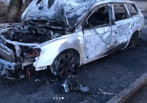 Ночью в Запорожье сожгли авто известному волонтеру и активисту (ВИДЕО)