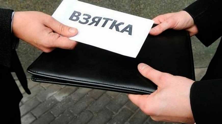 В аэропорту “Запорожье” гражданин РФ предлагал взятку пограничнику (ФОТО)