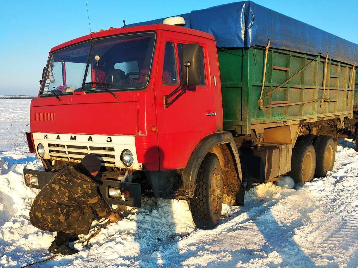 В Запорожской области за сутки в кювет из-за непогоды слетело 16 автомобилей (ФОТО)