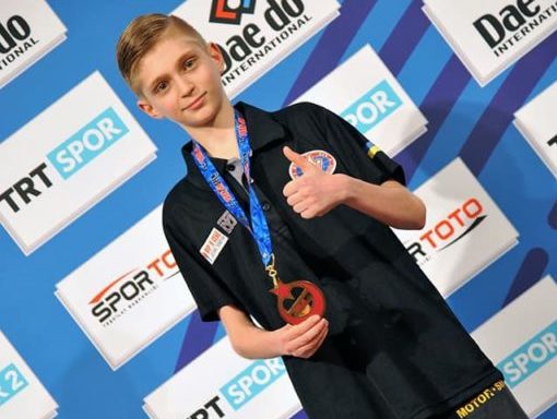 Запорожский спортсмен завоевал золото на международном турнире по тхэквондо
